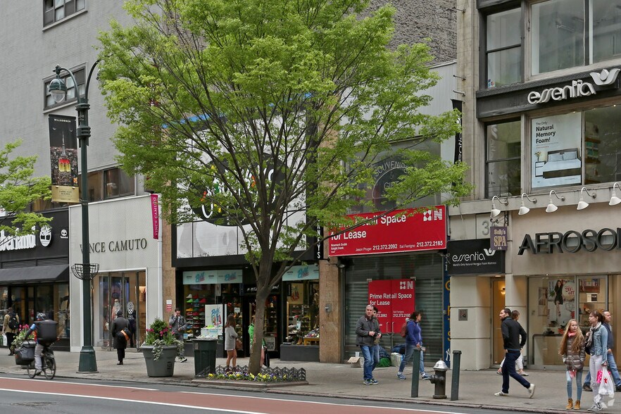 More Photos Of 32-34 W 34th St, New York Department Store For Lease