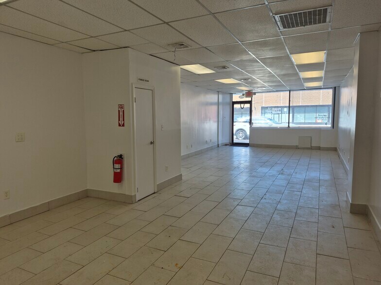 More Photos Of 4343 Austin Blvd, Island Park Coworking Space