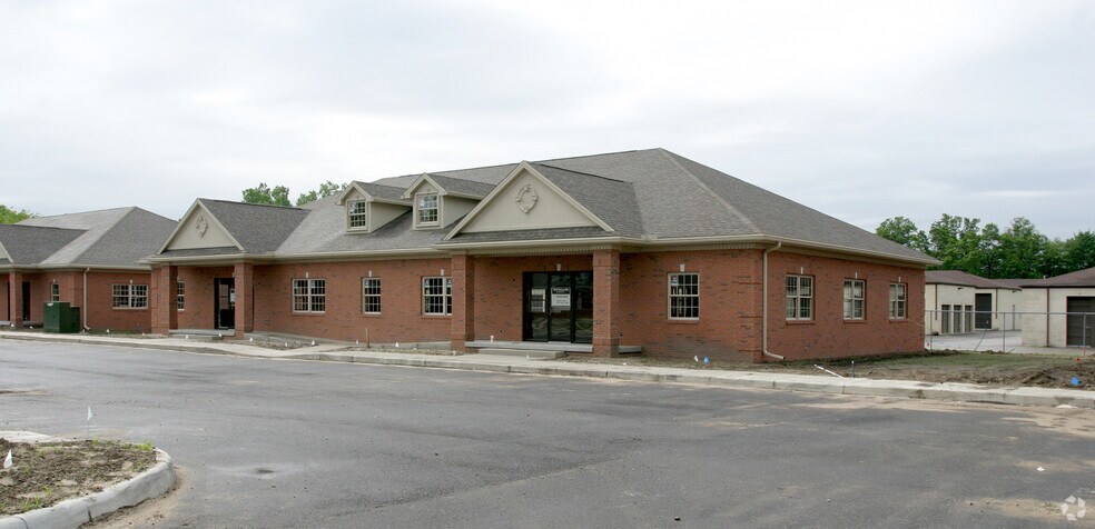 More Photos Of 2720 Centennial Rd, Toledo Office For Sale