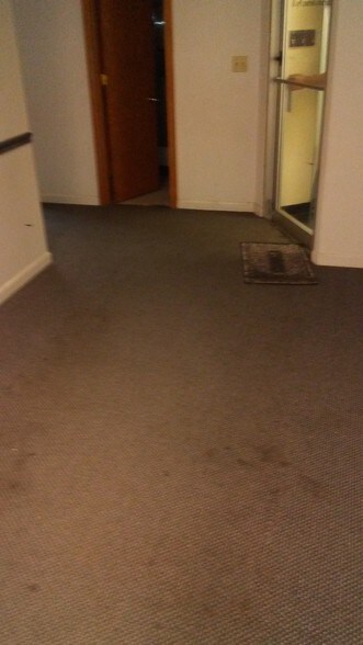 More Photos Of 56 Seguine Ave, Staten Island Storefront Retail Office For Lease