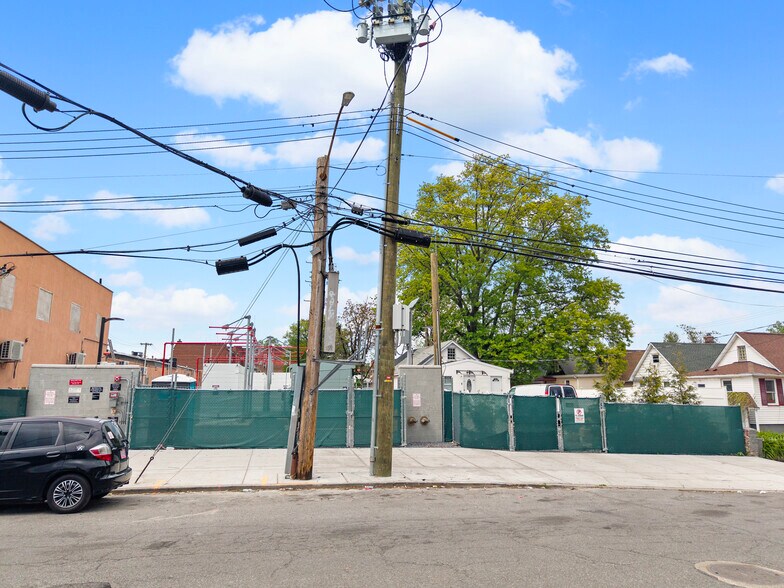 More Photos Of 1927 Gildersleeve Ave, Bronx Land For Sale