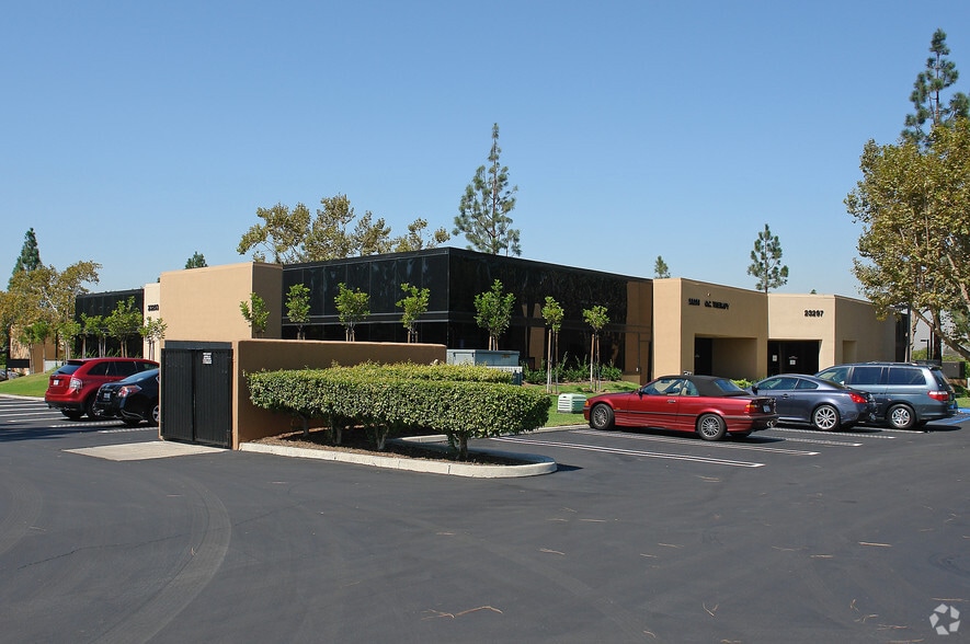 More Photos Of 23293 S Pointe Dr, Laguna Hills Medical For Lease