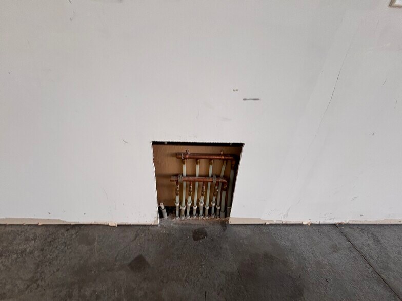 More Photos Of 1439 7th St, Houlton Self Storage For Sale