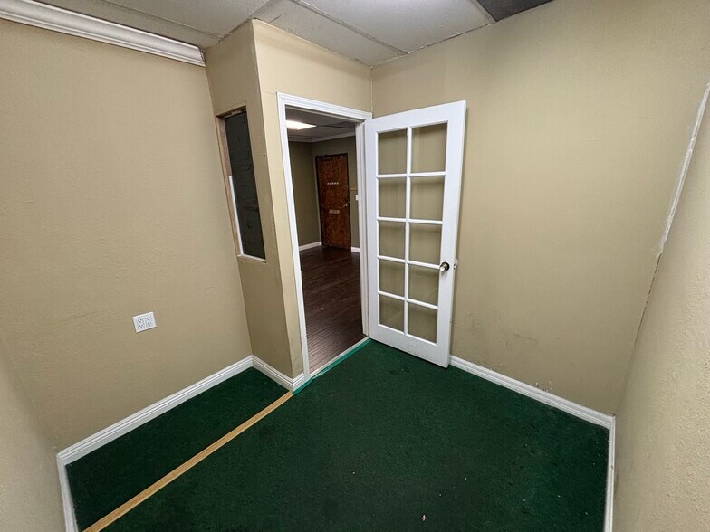 More Photos Of 5020 Wilshire Blvd, Los Angeles Unknown For Lease