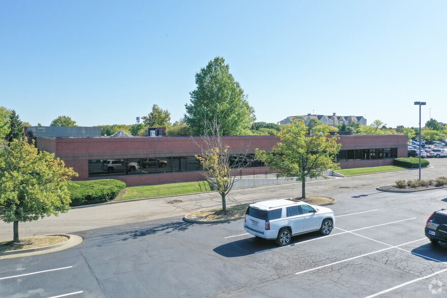 More Photos Of 9795 Crosspoint Blvd, Indianapolis Office For Lease
