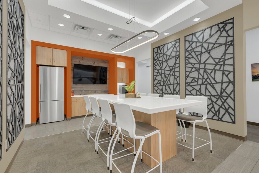 More Photos Of 266 Seaboard Ln, Franklin Medical For Sale