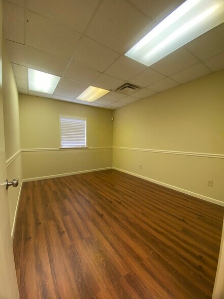 More Photos Of 333-335 Southfield Rd, Shreveport Freestanding For Lease