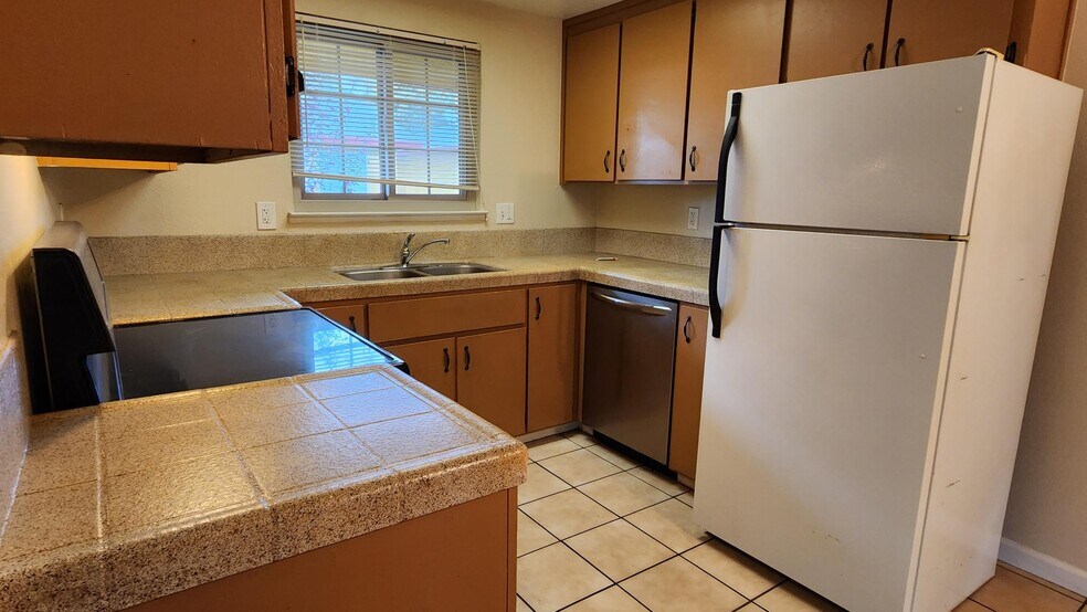 More Photos Of 7191 Eigleberry St, Gilroy Apartments For Sale