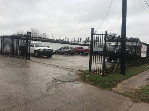 More Photos Of 6310 N Shepherd Dr, Houston Auto Salvage Facility For Sale