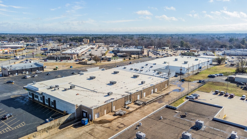 More Photos Of 98-110 Midtown Dr, Kilgore Unknown For Lease