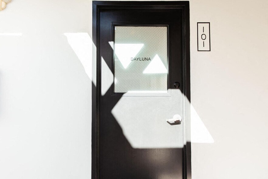 More Photos Of 300 E Santa Clara St, Ventura Medical For Lease