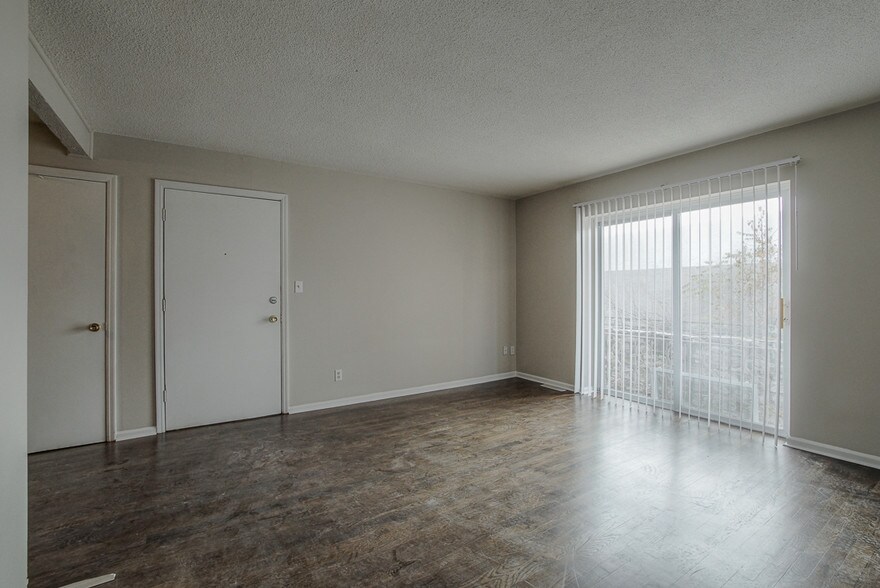 More Photos Of 7504 Wyoming St, Kansas City Apartments For Sale