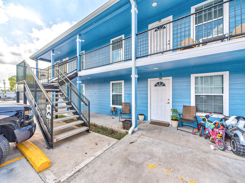 More Photos Of 1318 Avenue A, South Houston Apartments For Sale