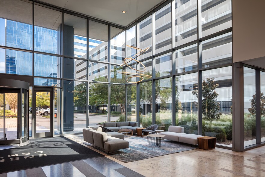 More Photos Of 585 N Dairy Ashford Rd, Houston Office For Lease