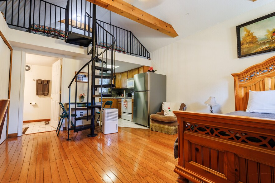 More Photos Of 215 E French Ave, Orange City Hospitality For Sale
