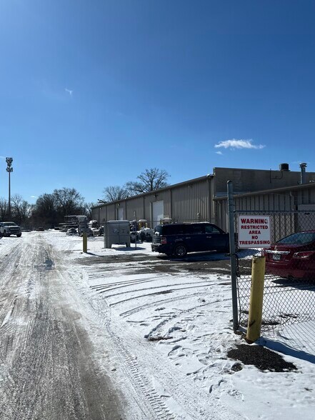 More Photos Of 1985 Oakland Park Ave, Columbus Warehouse For Lease