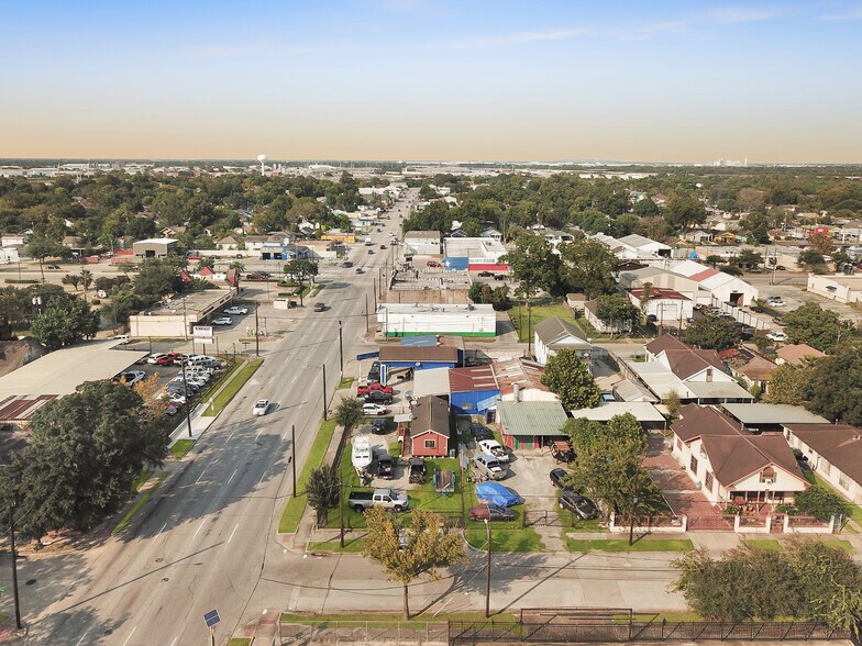 More Photos Of 6801 Avenue K, Houston Auto Repair For Sale