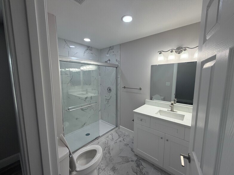 More Photos Of 2175 N McMullen Booth Rd, Clearwater Specialty For Lease