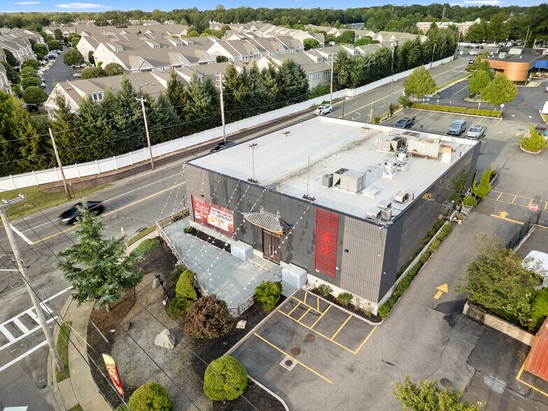 More Photos Of 45 Carmans Rd, Massapequa Restaurant For Sale