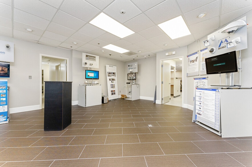 More Photos Of 14325 Willard Rd, Chantilly Office For Lease