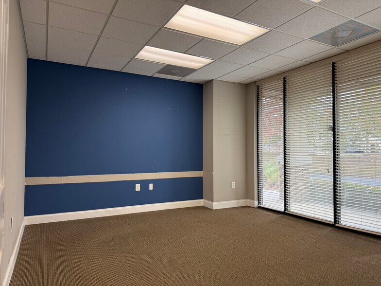 More Photos Of 4913 Summer Oak Dr, Buford Light Manufacturing For Lease