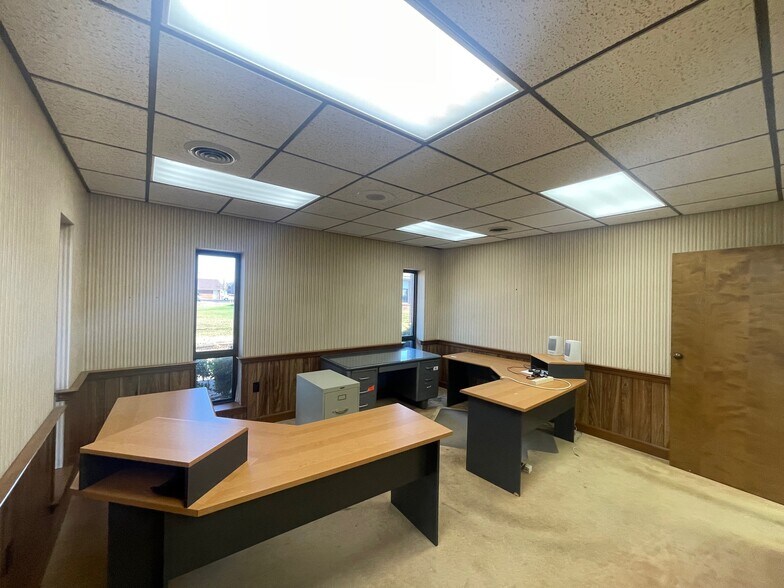 More Photos Of 240 Carriage House Dr, Jackson Office For Lease