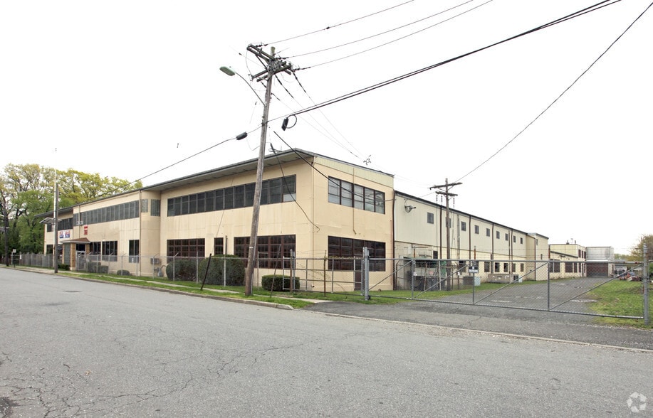 Primary Photo Of 100-112 N 12th St, Kenilworth Manufacturing For Lease