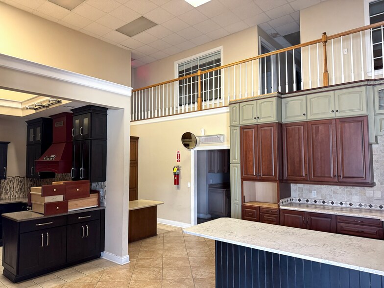 More Photos Of 3190 Highway 80 W, Bloomingdale Warehouse For Lease