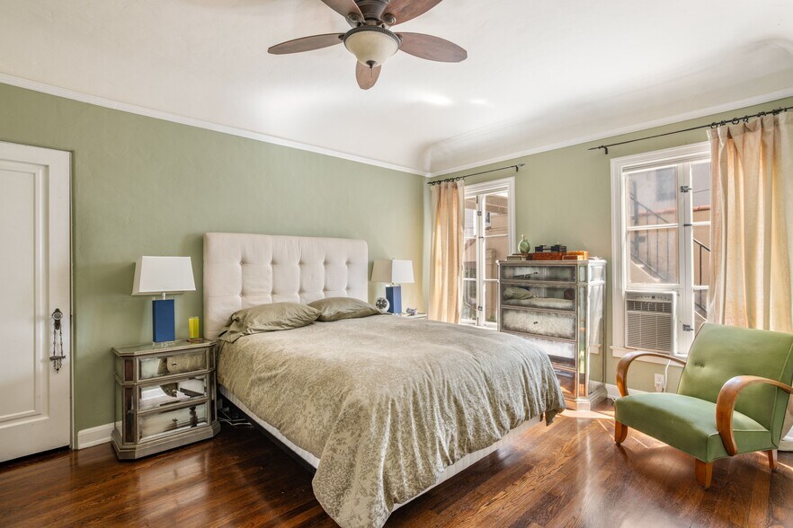 More Photos Of 366 N Sycamore Ave, Los Angeles Apartments For Sale