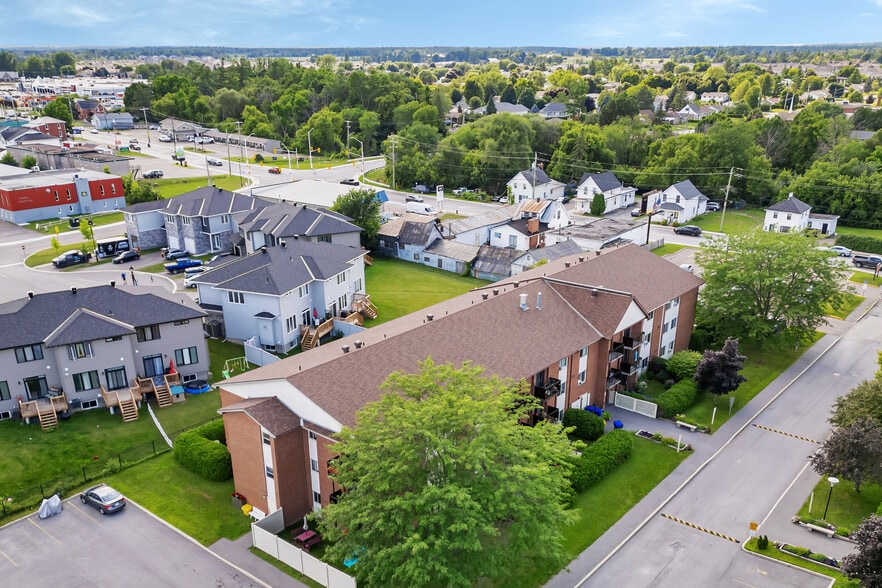 More Photos Of 1 Robert St, Arnprior Apartments For Sale