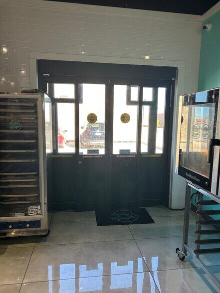 More Photos Of 3929 N Kickapoo Ave, Shawnee Freestanding For Lease