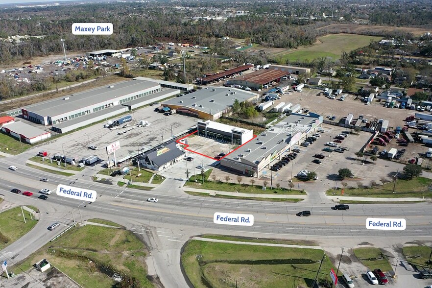 More Photos Of 851 Federal Rd, Houston Storefront For Lease