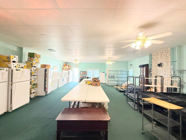 More Photos Of 3637 Winchester Rd, New Market Flex For Sale