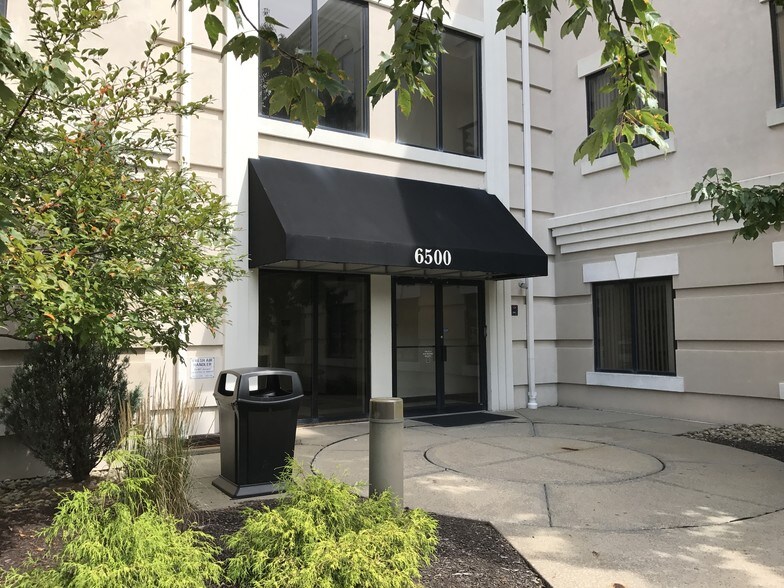 Primary Photo Of 6500 Brooktree Rd, Wexford Medical For Lease