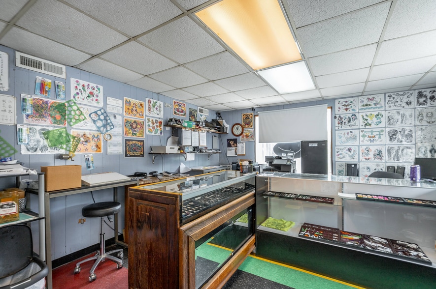 More Photos Of 605 Cherokee Blvd, Chattanooga Storefront Retail Residential For Sale