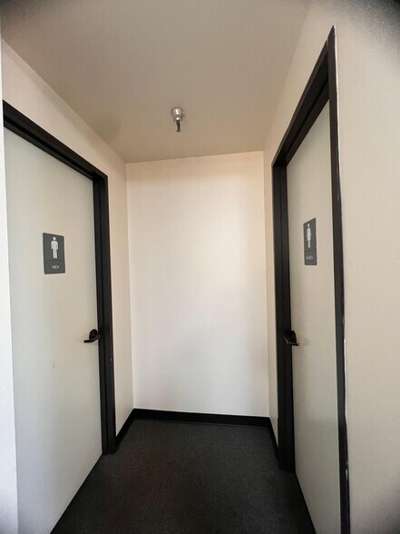 More Photos Of 7201-7203 Pinemont Dr, Houston Flex For Lease