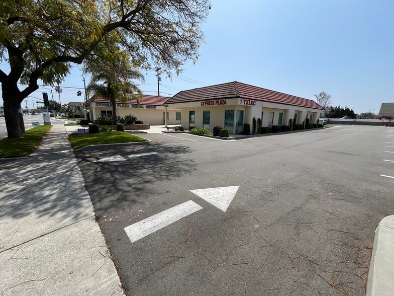 More Photos Of 5470 Orange Ave, Cypress Office For Lease