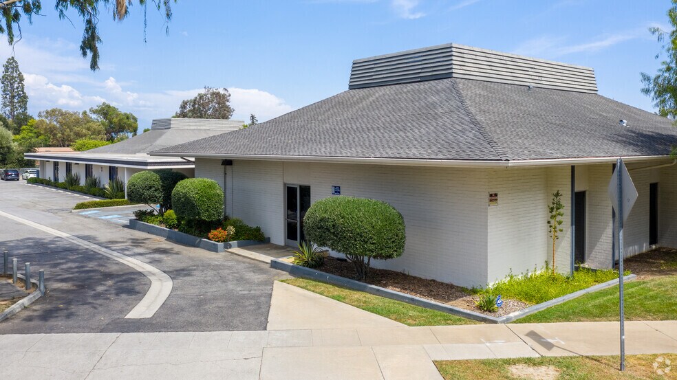 More Photos Of 415 Huntington Dr, San Marino Loft Creative Space For Lease