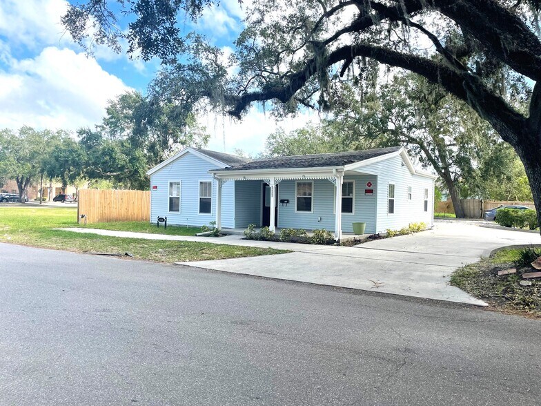 More Photos Of 111 Randolph Ave, Kissimmee Medical For Sale