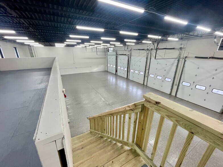 More Photos Of 3925 Lafayette Blvd, Fredericksburg Flex For Lease
