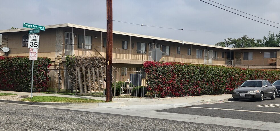 More Photos Of 1935 W Linden St, Riverside Apartments For Sale