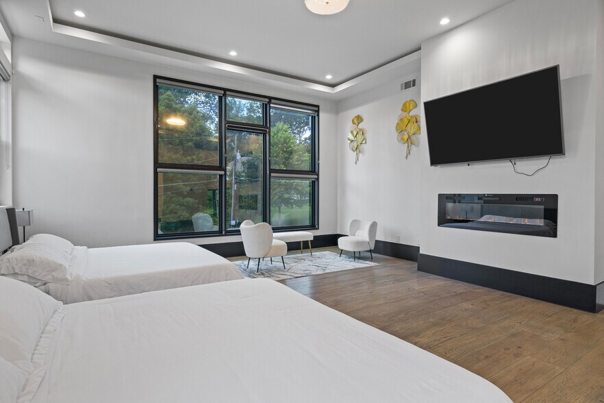 More Photos Of 2401 Greenglade Rd NE, Atlanta Specialty For Sale