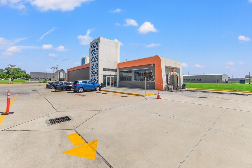 Primary Photo Of 5325 N Twin City Hwy, Port Arthur Carwash For Sale