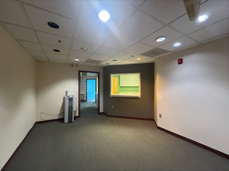 More Photos Of 7350 Van Dusen Rd, Laurel Medical For Sale