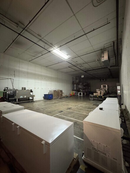 More Photos Of 600 Ellis Rd N, Jacksonville Warehouse For Lease