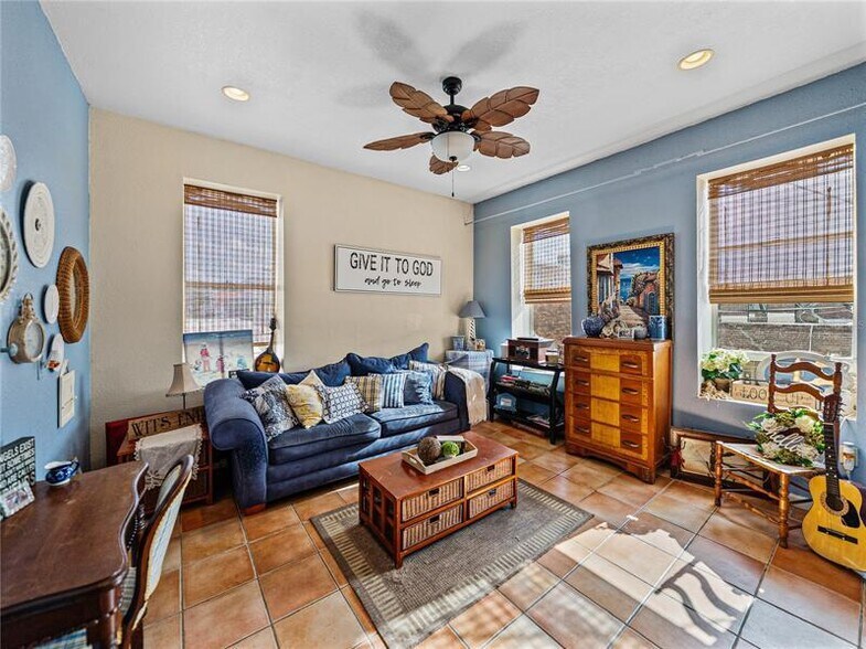 More Photos Of 135 S Central Ave, Bartow Storefront Retail Residential For Sale