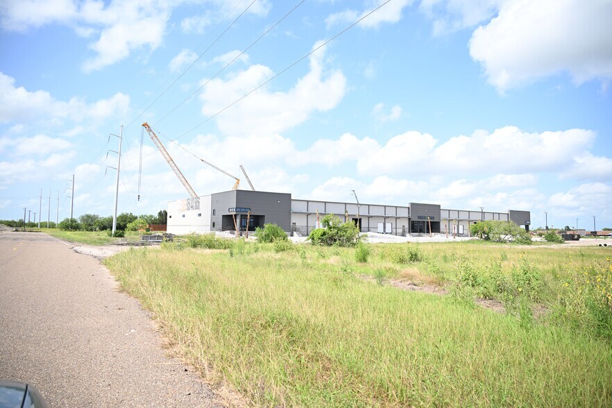 More Photos Of 7244 Industrial Cir, Brownsville Distribution For Lease
