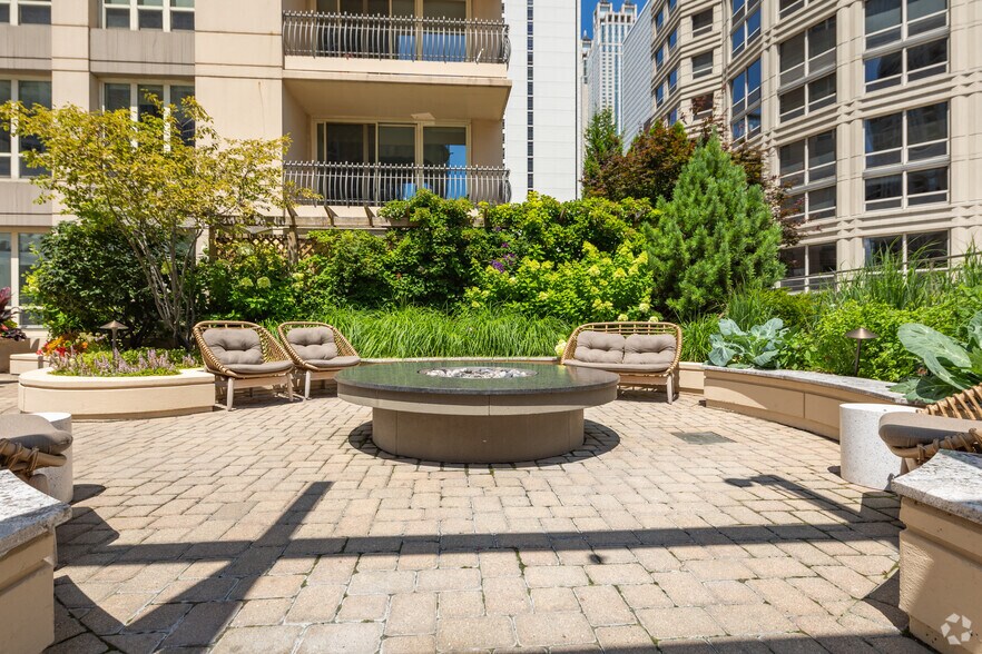 More Photos Of 747 N Wabash Ave, Chicago Apartments For Lease