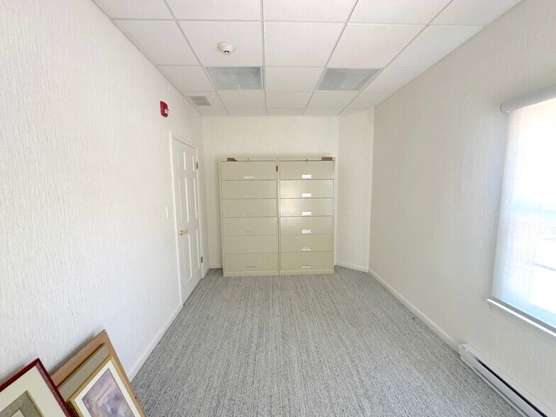 More Photos Of 230 Lafayette Rd, Portsmouth Office For Sale