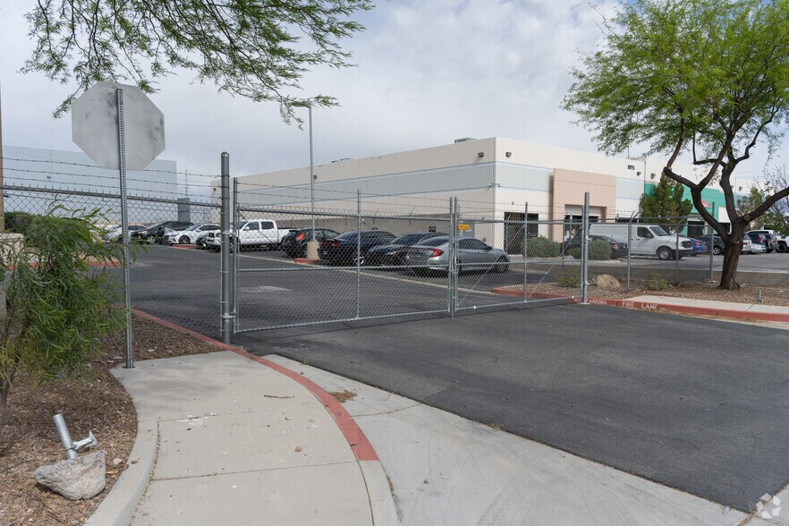 More Photos Of 6025 Procyon St, Las Vegas Warehouse For Lease